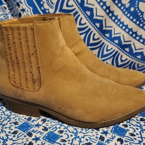 Chelsea Boots